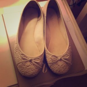 White lace  flats